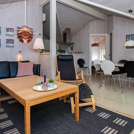 8 Person In Sydals-by Traum Nyaraló *